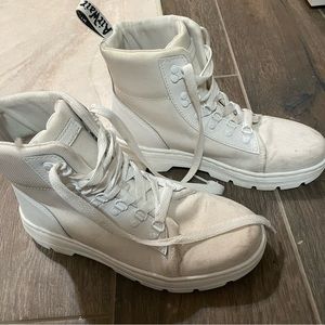 WHITE DOC MARTEN COMBAT BOOTS